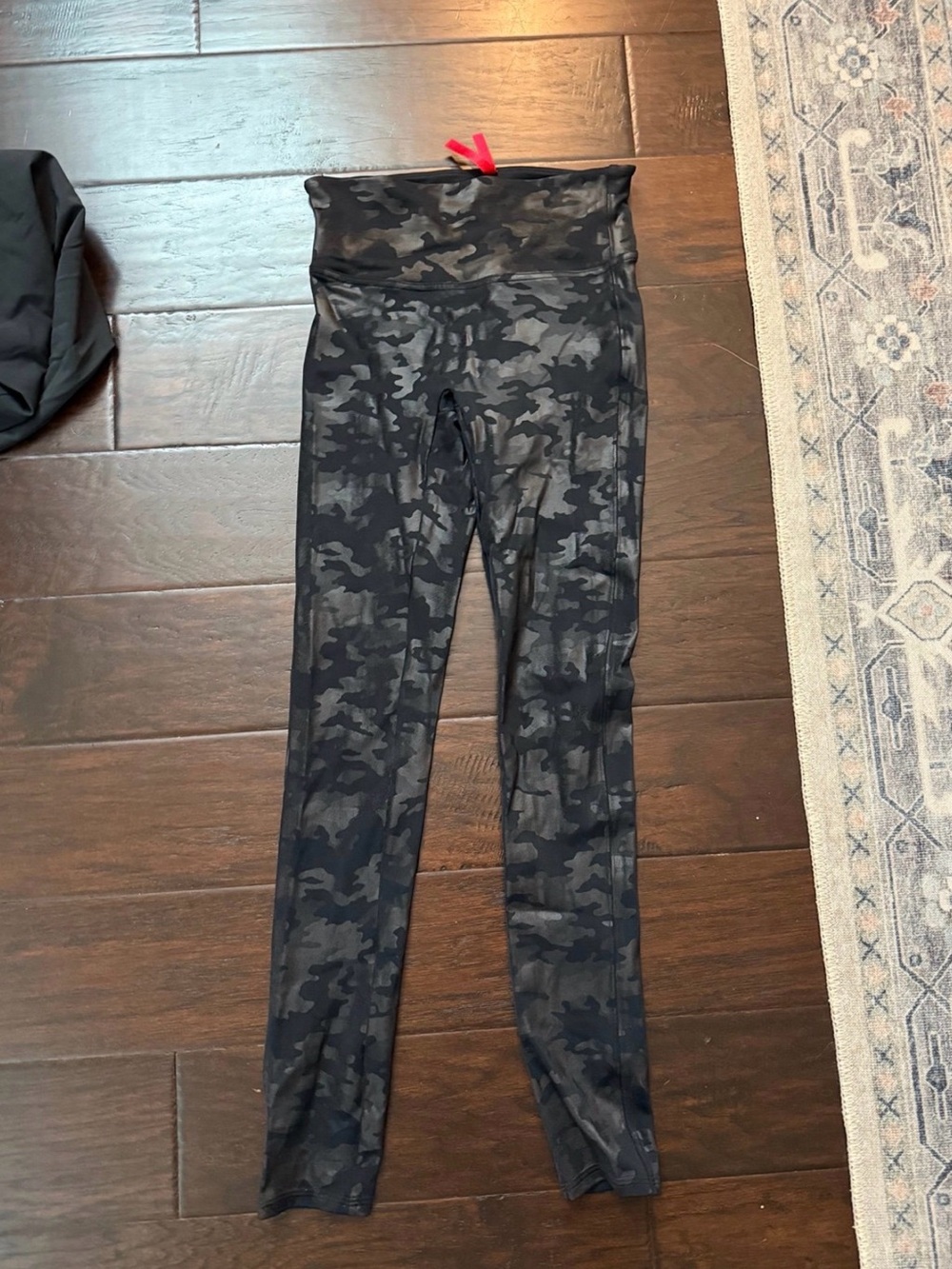 SPANX Faux Leather Camo Leggings Women’s Small Black High Rise